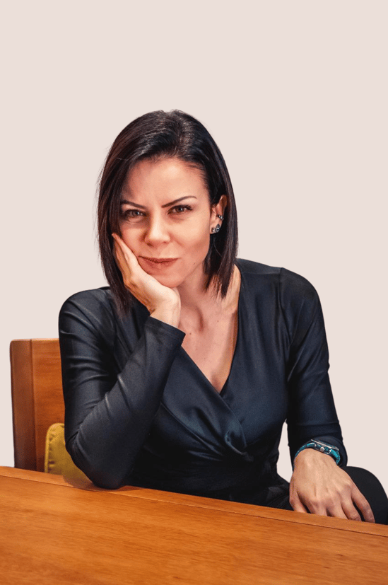 Dra Dani Ghorayeb, renomada psicóloga em Campinas em seu consultório no Cambuí