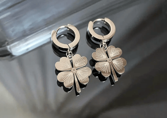 FOUR LEAF CLOVER EARRING