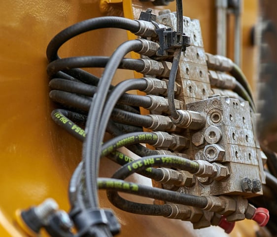 new hydraulic hoses on a excavator in Orlando Florida