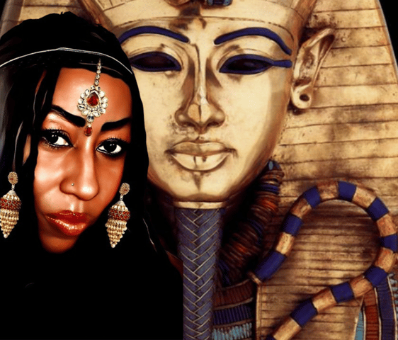 Davida Roze with the Golden Pharoah