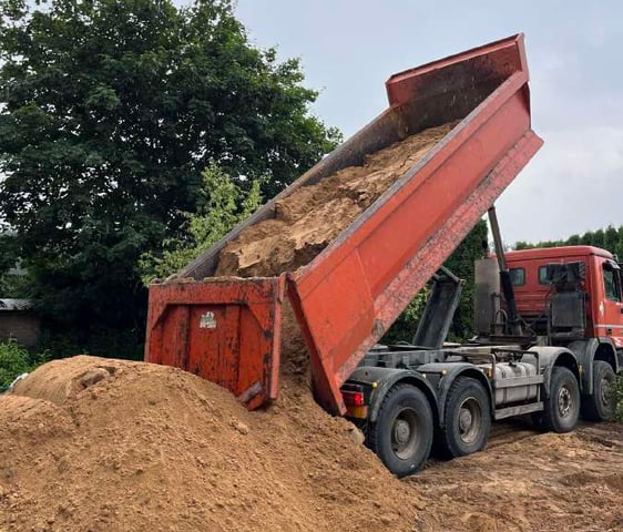 Grunto, žvyro ir smėlio pristatymas Vilniuje