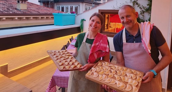 Hosts in cooking classes Verona