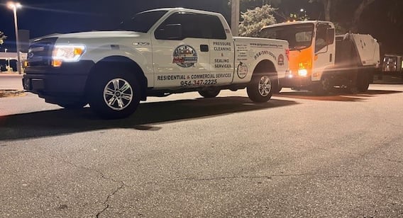 parking lot sweeping and pressure cleaning services
