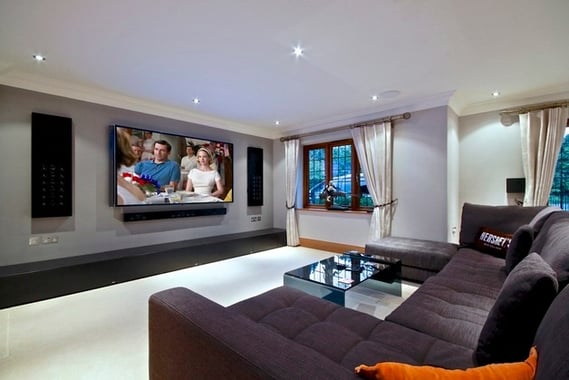 Artcoustic Home cinema setup in a living room