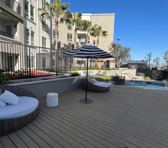 luxury apartment pool deck
