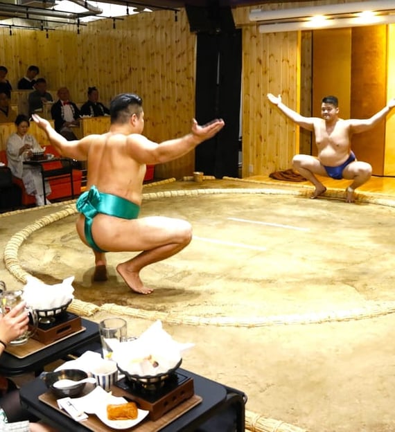 culture tokyo Spectacle de Sumo avec Hot Pot de Poulet et une photo