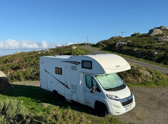 Autocaravana capuchina alquiler santiago de compostela