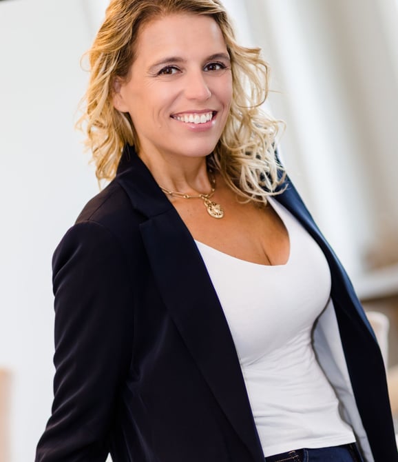 julie eberhardt headshot portrait