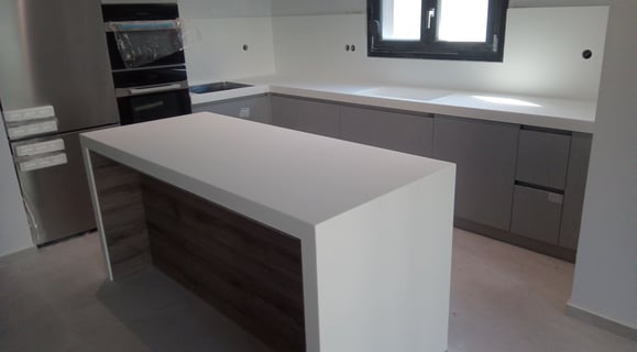 ΠΑΓΚΟΣ ΚΟΥΖΙΝΑΣ ΜΕ ΠΛΑΤΗ 60CM ΚΑΙ ΝΗΣΙΔΑ 100CM