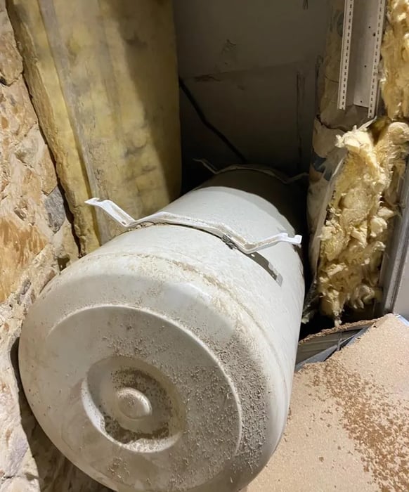 Chauffe-eau arraché du mur Beynost : dépannage chauffe-eau Beynost par plombier Beynost 01700