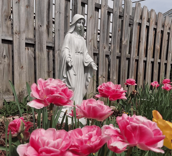 prayer garden Mary image