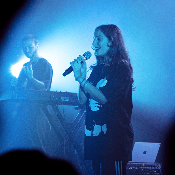 Photographe tours concert d'une  artiste par genecis studio