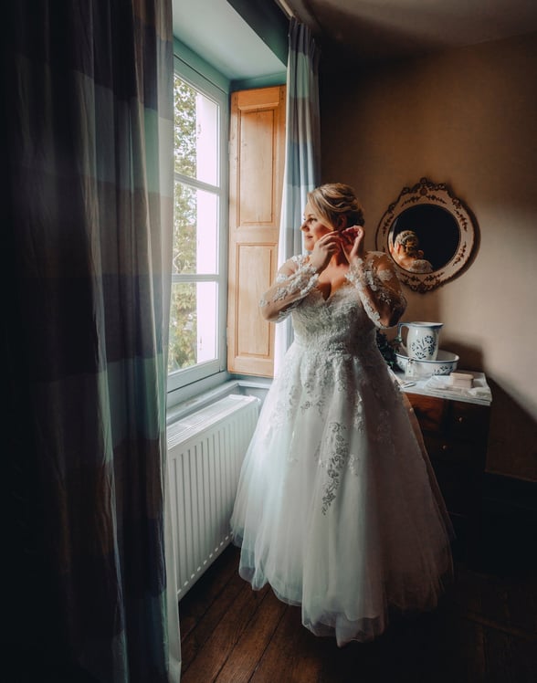 Préparatif de la mariée pour son mariage dans le Beaujolais