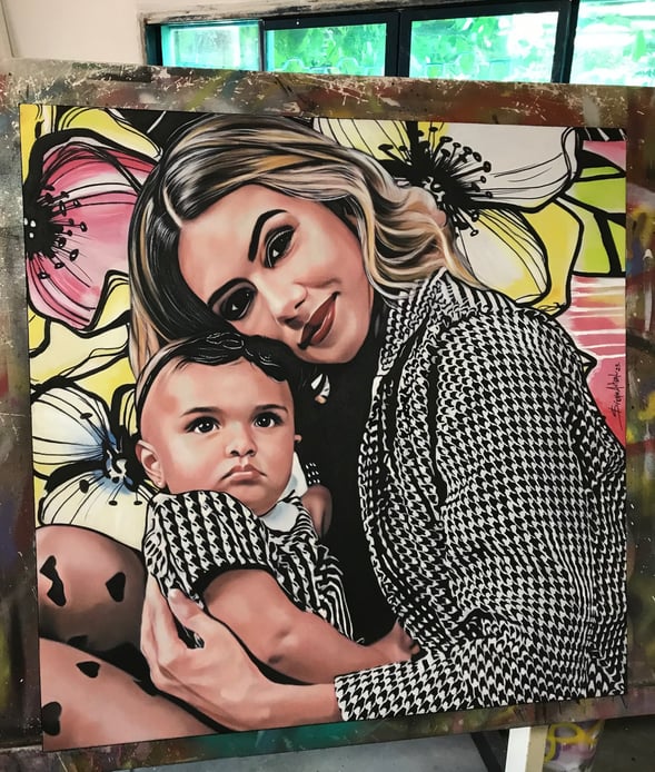 Pintura em estilo Pop-Art de uma mulher sorridente - por Sérgio Astral