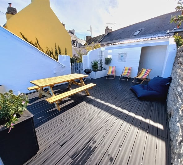 patio appentis terrasse bois composite plantes bord de mer