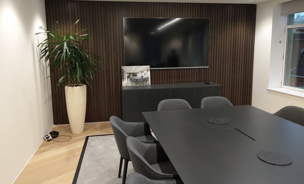 Boardroom conference system installer. Boardroom display installer