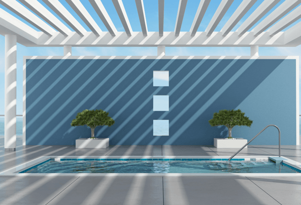 Piscine ombragée avec végétaux autour