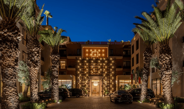 alt="piscine polyester marrakech pestana cr7"