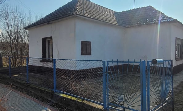 Günstiges Haus in Ungarn kaufen – viel Platz auf großem Grundstück
