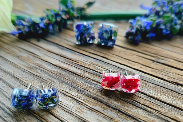 three pairs of our wildflower stud earrings. The two kitties are kids collection with lavender and rose petals. 