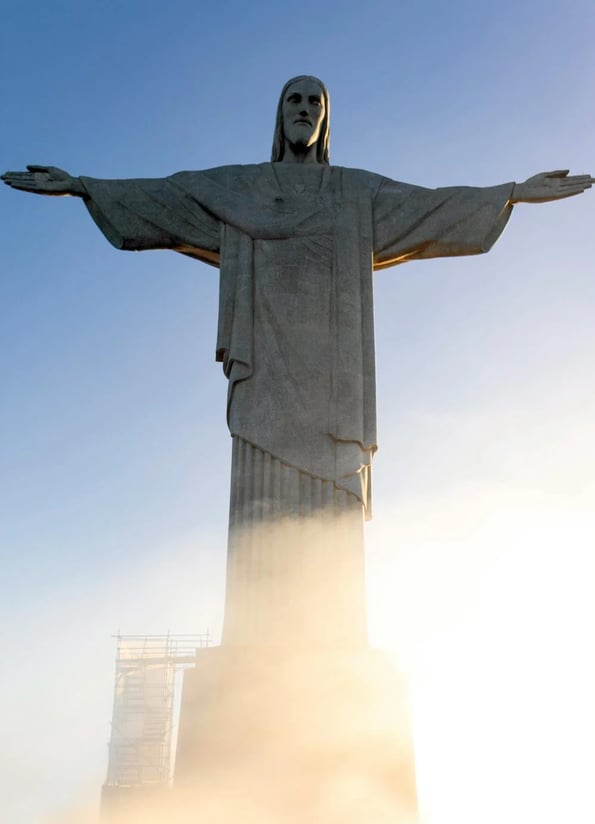Photo statue du Christ accompagnée d'une citation de saint Augustin