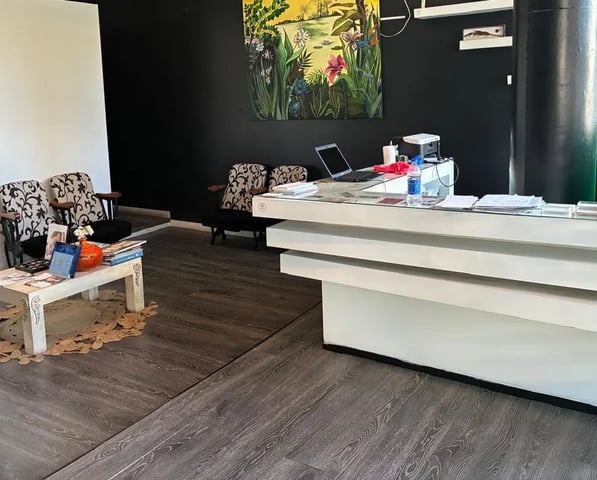 Recepción en Puerto Madero del Consultorio de Estética Dental Dra. Sors