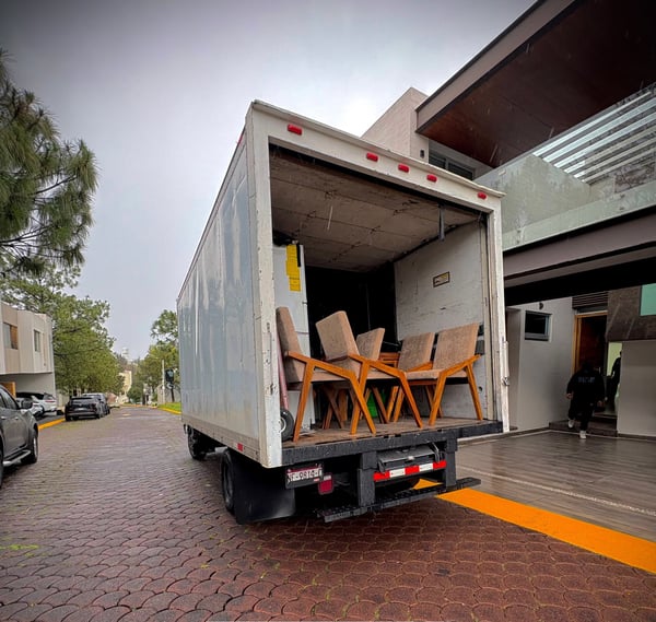 Carga de muebles para mudanza