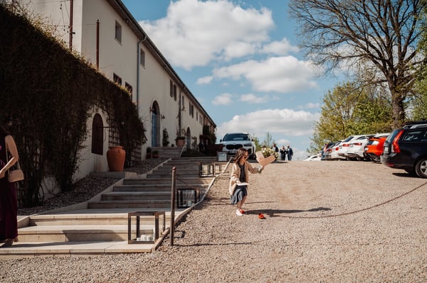 Naturalna fotografia ślubna bez pozowania — fotograf Radomsko Łódź