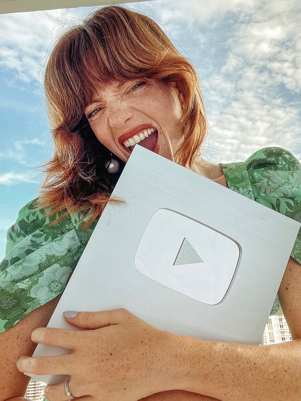 simply cande, model, photographer, YouTuber, influencer, instagrammer