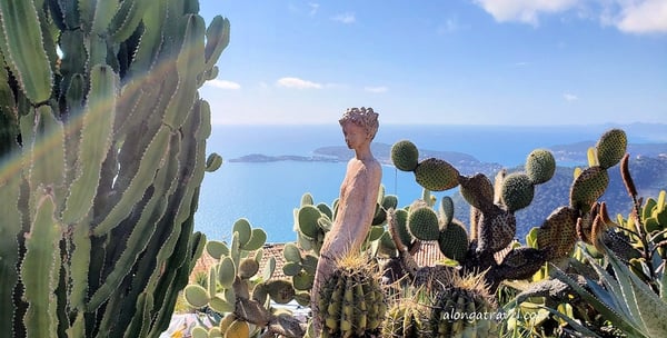 female figurine 2 by by Jean-Phillipe Richard of clay or bronze in the Jardine Exotique d'Eze. 