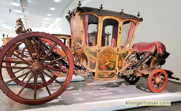 18TH CENTURY INFANTS' COACH