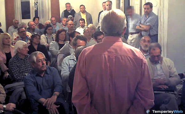 Luis Torres en reunión por el Municipio de Temperley