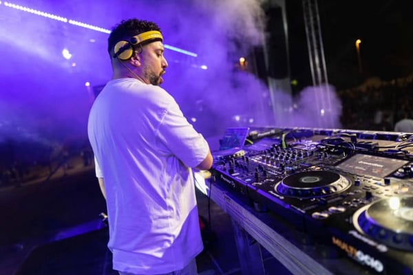 Precio DJ para bodas 2026