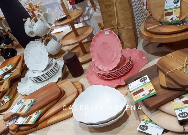 Izbor proizvoda u galeriji Neven<a
