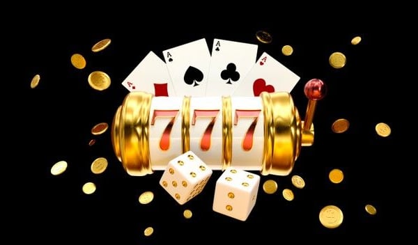 a casino machine with four dicer and playing cards