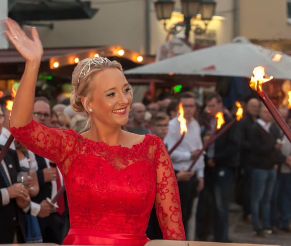Ob Weinkönigin, Weinprinzessin, Gruppe des Winzerumzugs, Karnevalsgruppen...