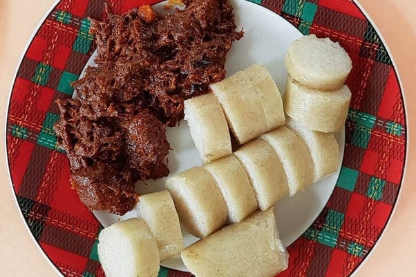 Beef Rendang, um prato típico da culinária indonésia - Fonte: Food’n Road