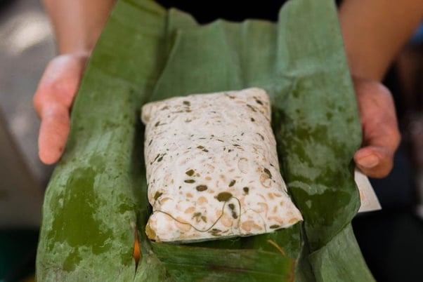 Tempeh, um prato típico da culinária indonésia - Fonte: Food’n Road