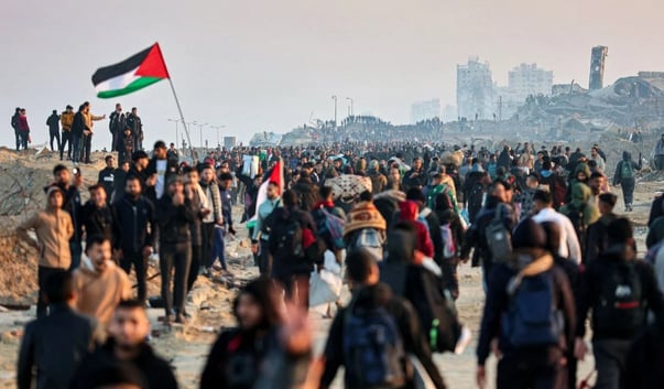 Thousands of Palestinians return to North Gaza. Credit: Omar El-Qatta 