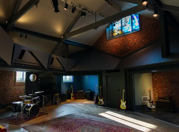 Live room lighting design