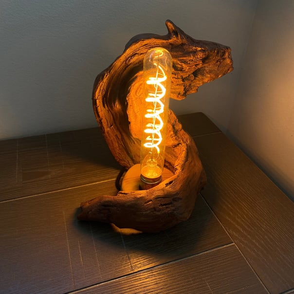 Projet de création d'une lampe de chevet de Laroux Menuiserie