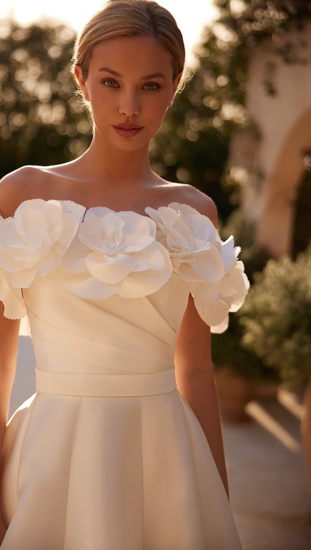 Rochie de mireasa Linie A