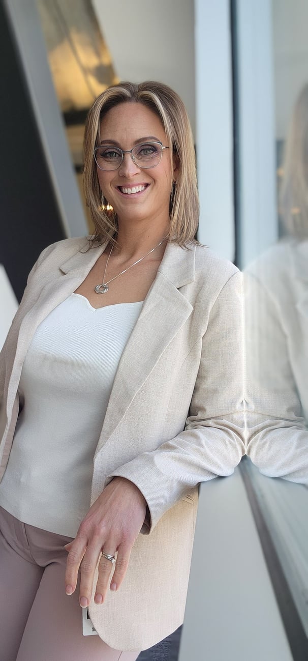 woman in white shirt