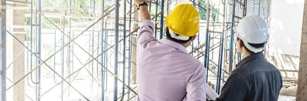 deux personne sur un chantier