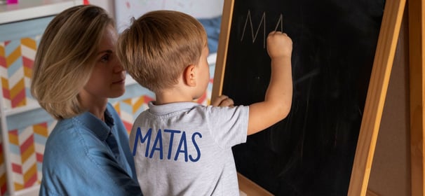 polo marskineliai ant kuriu nugaros parasytas vardas Matas