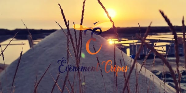 Logo entreprise événemnt crêpes sur photo marais salants de Guérande