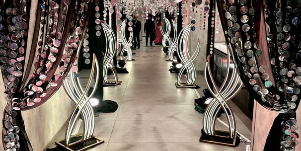 reception corridore decoration in black and white theme