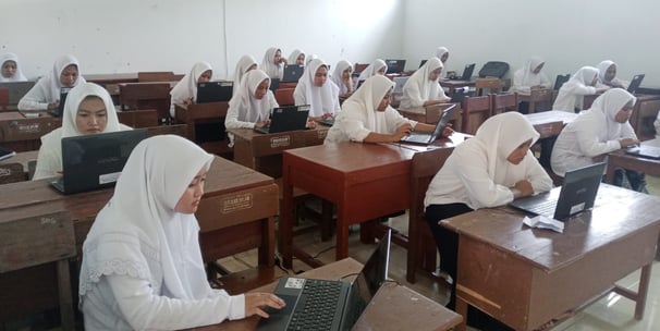 RUANGAN MULTIMEDIA PKBM SUBULUSSALAM