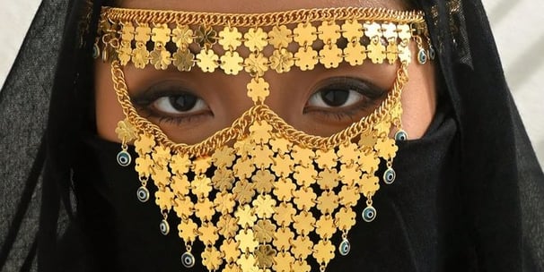 Gold Chain Tassel Face Veil
