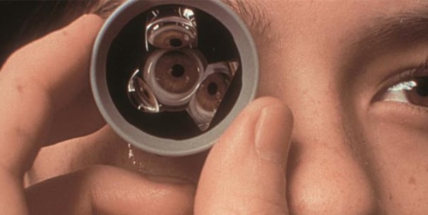 Foto mostrando a lente de 3 espelhos utilizada para realizar o exame de gonioscopia - São Paulo